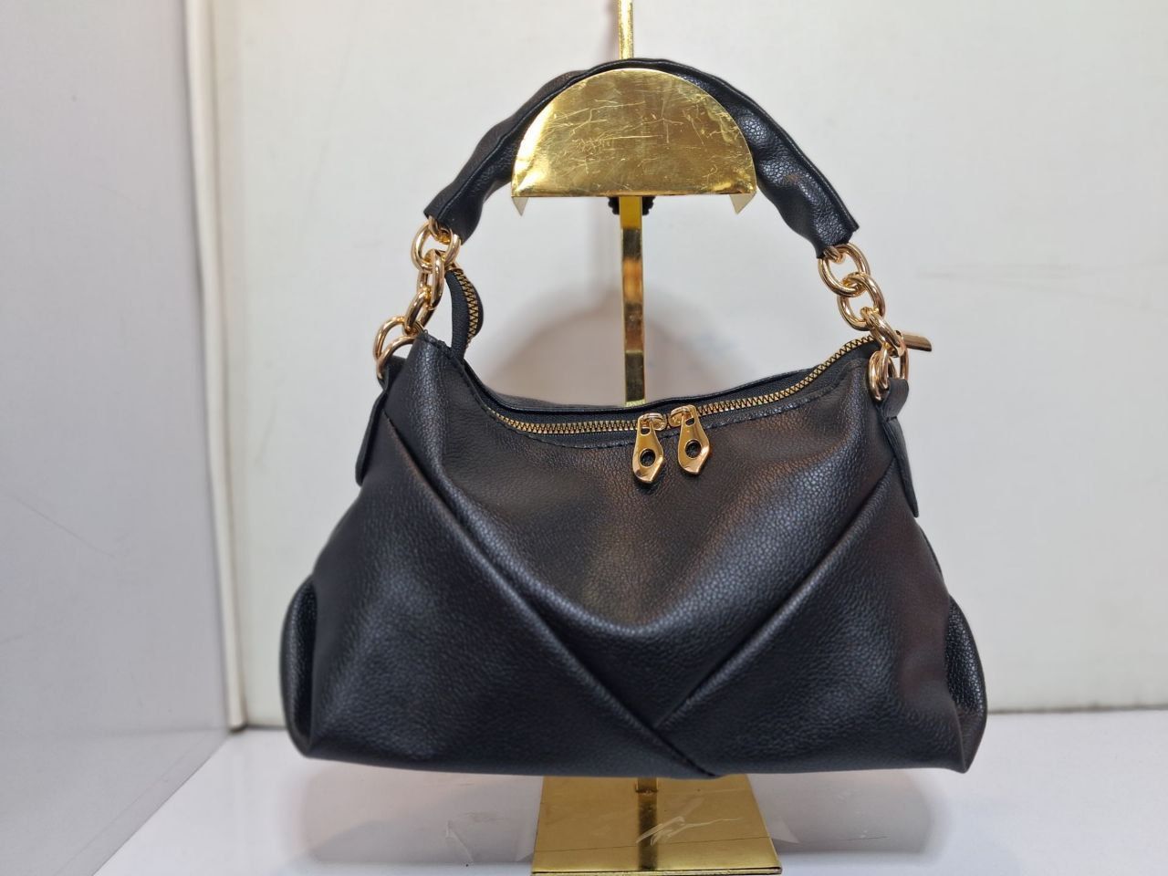 کیف زنانه رودستی خط دار دسته چین کد ۰۲۲۸