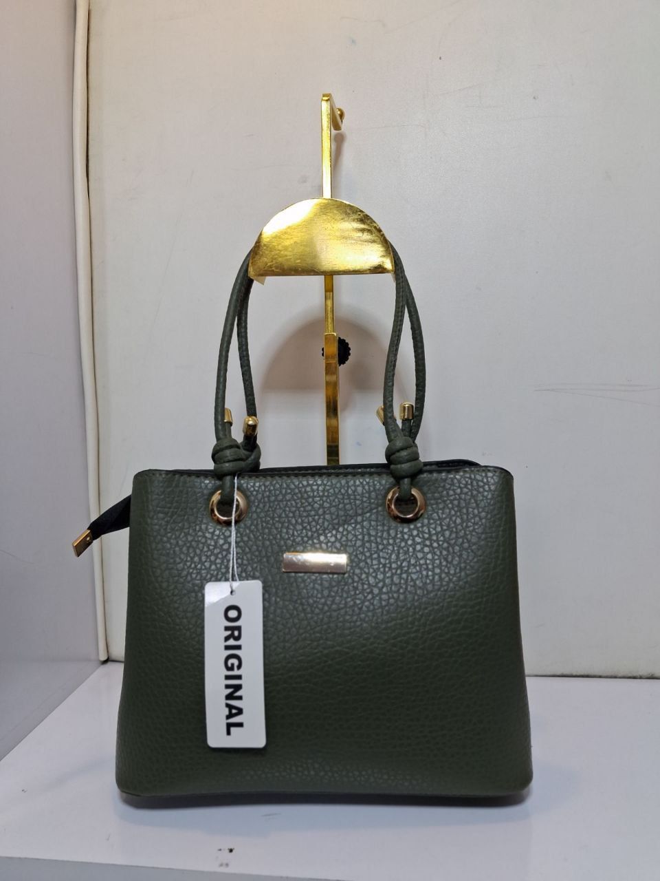 کیف چرمی زنانه رودستی کلاسیک کد ۰۲۲۹