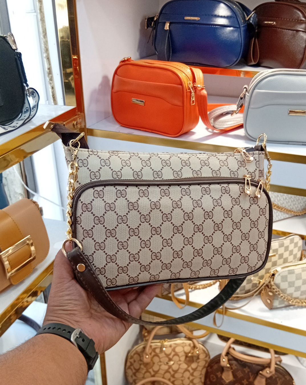 کیف زنانه پاسپورتی طرحدار بند زنجیری 00191864