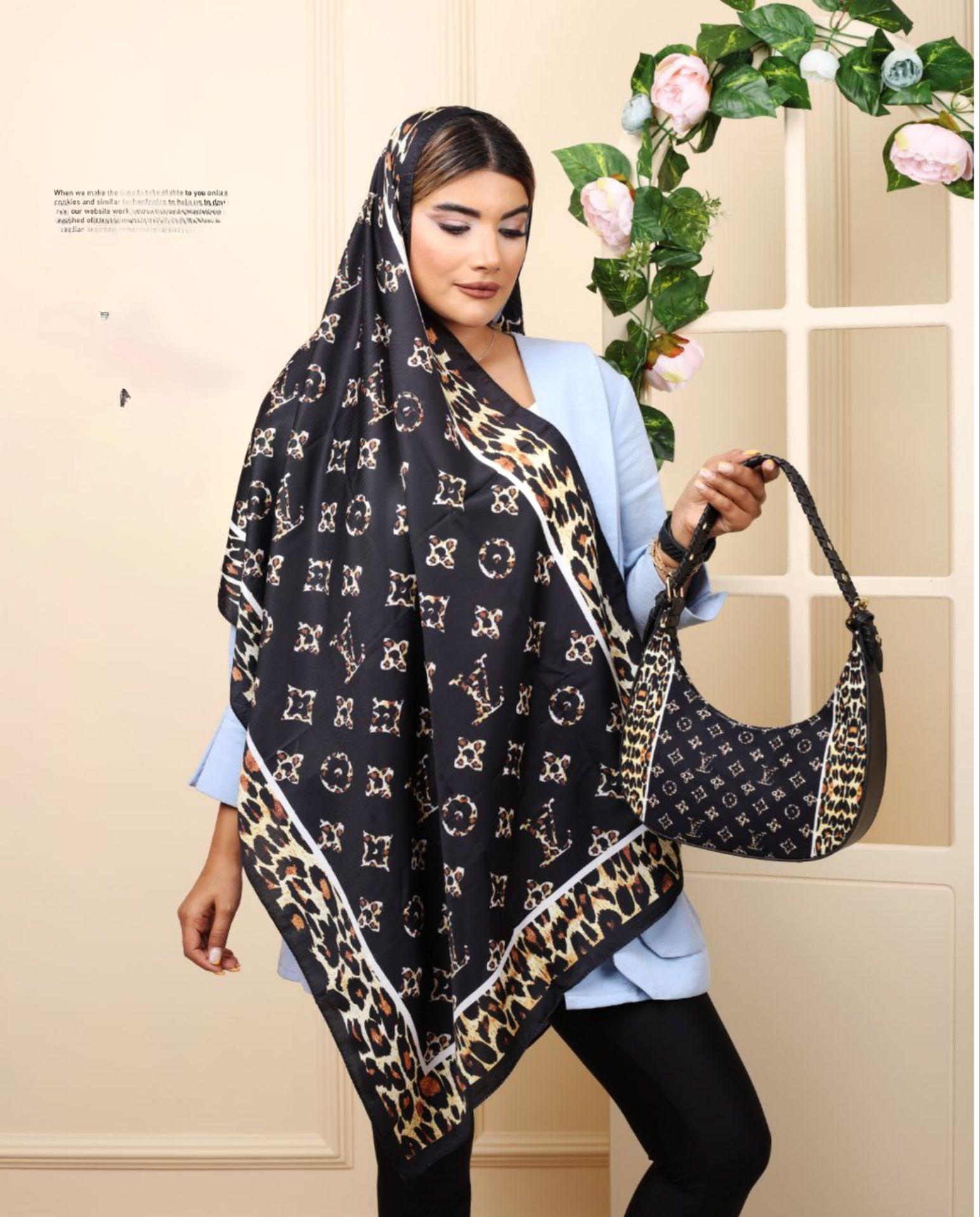 ست زنانه کیف و شال طرح لویی ویتون کد ۰۲۱۳۰8