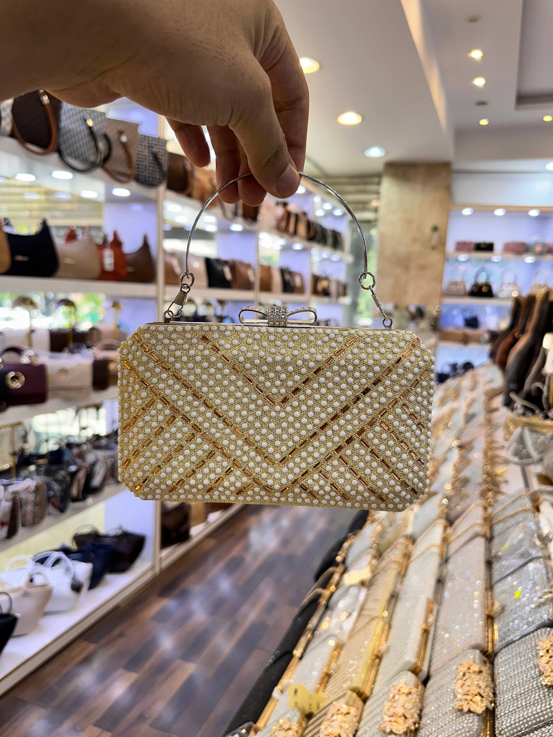 کیف مجلسی زنانه نگیندار کد ۰۸۵۶۰